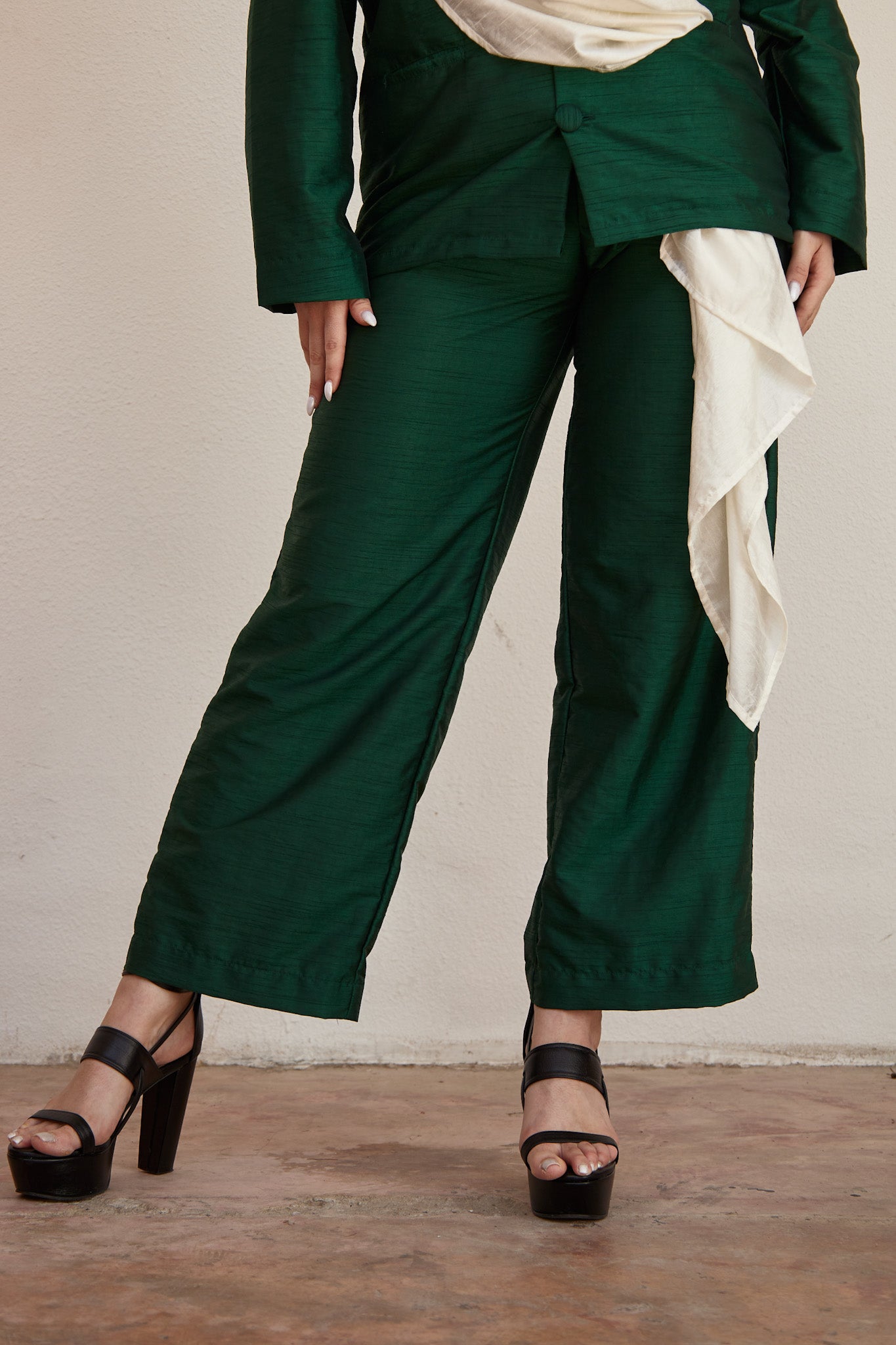 DŪJĀ / Straight Silk Trousers